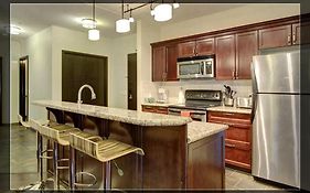 Luxury 2 Bedroom 1Pullout Kitchenette Grand Rockies Resort Hot Tub Pool Mountain View